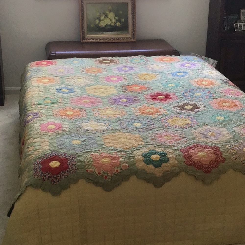 Antique Pennsylvania Appliquéd Quilt - Picture 3 of 14